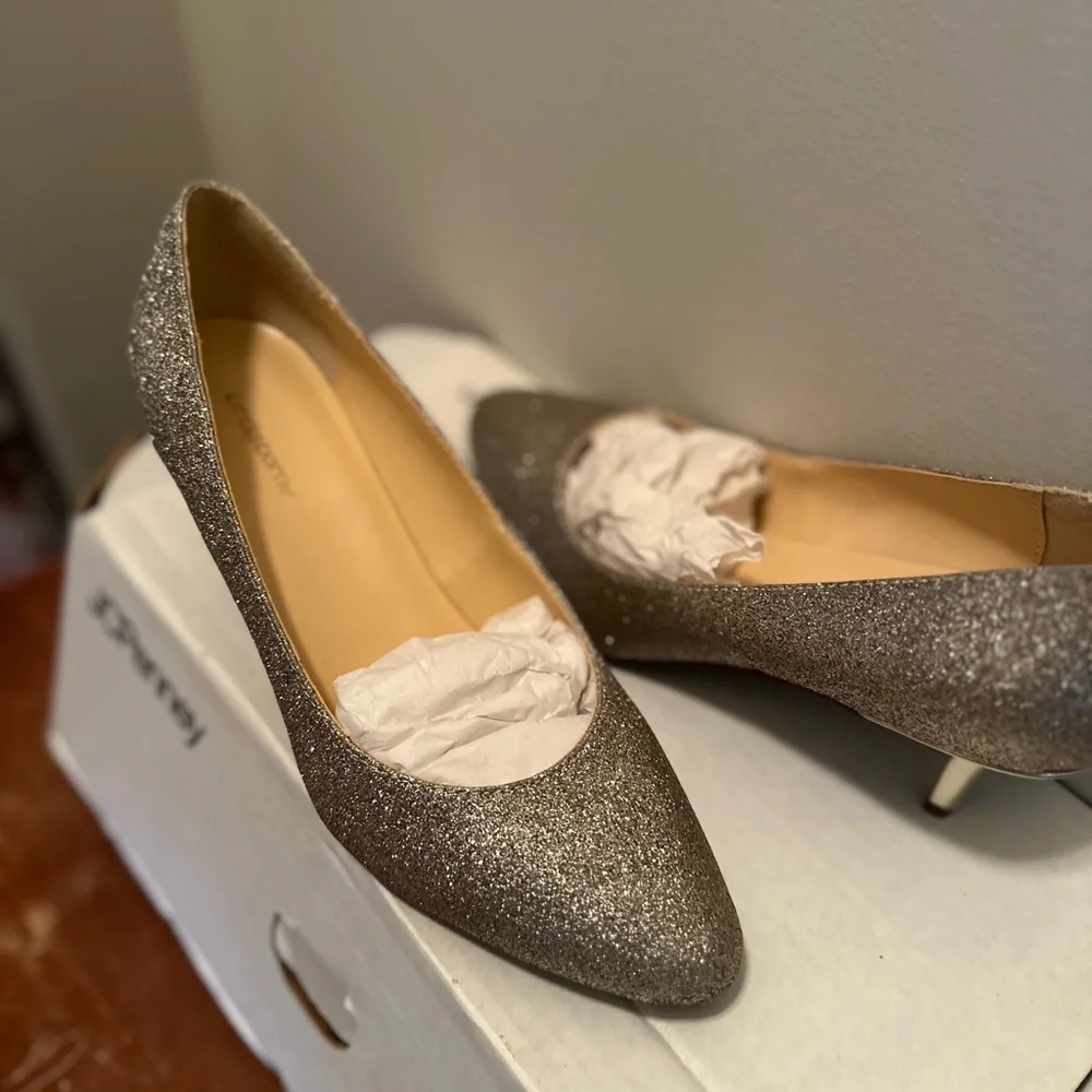 🎓NWT Liz Claiborne Women's Sparkling Silver Heeled Boots - Picture 3 of 11